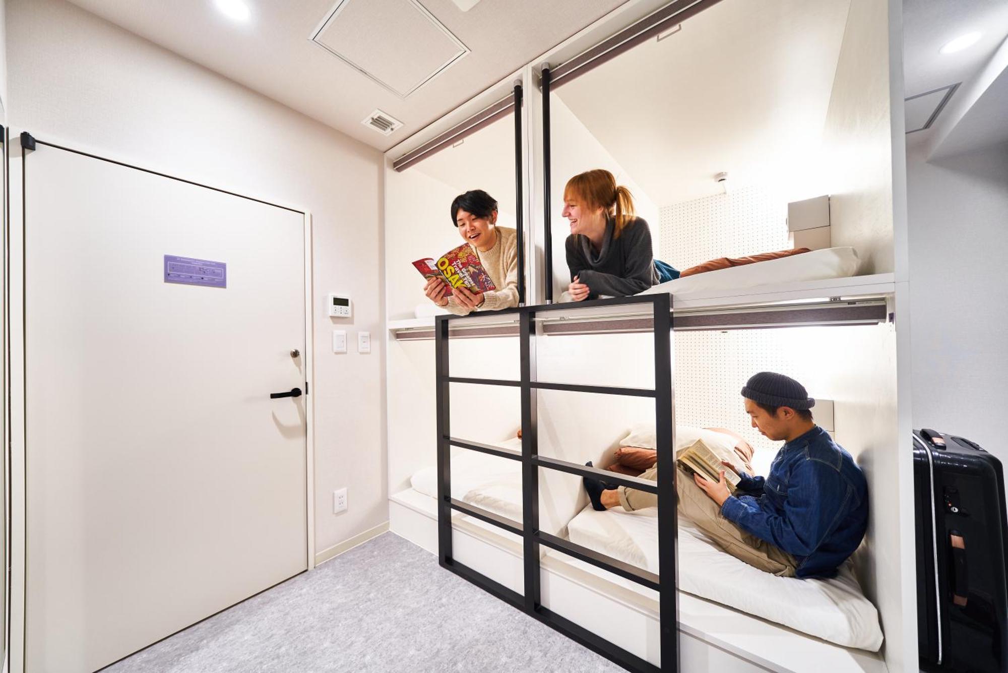 אוסקה &And Hostel Shinsaibashi East מראה חיצוני תמונה