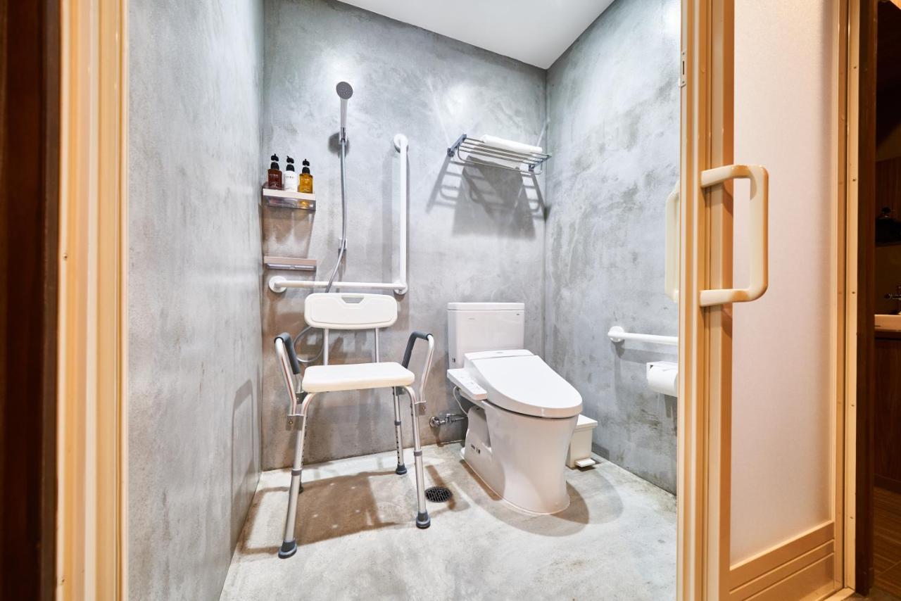 אוסקה &And Hostel Shinsaibashi East מראה חיצוני תמונה